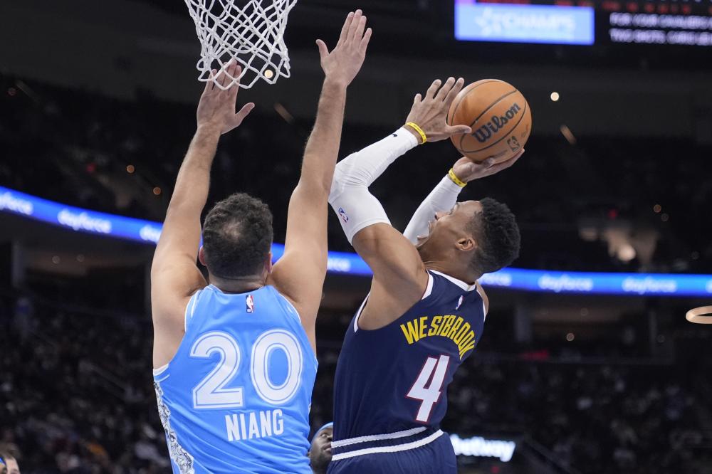 由于地处高 由于地处高