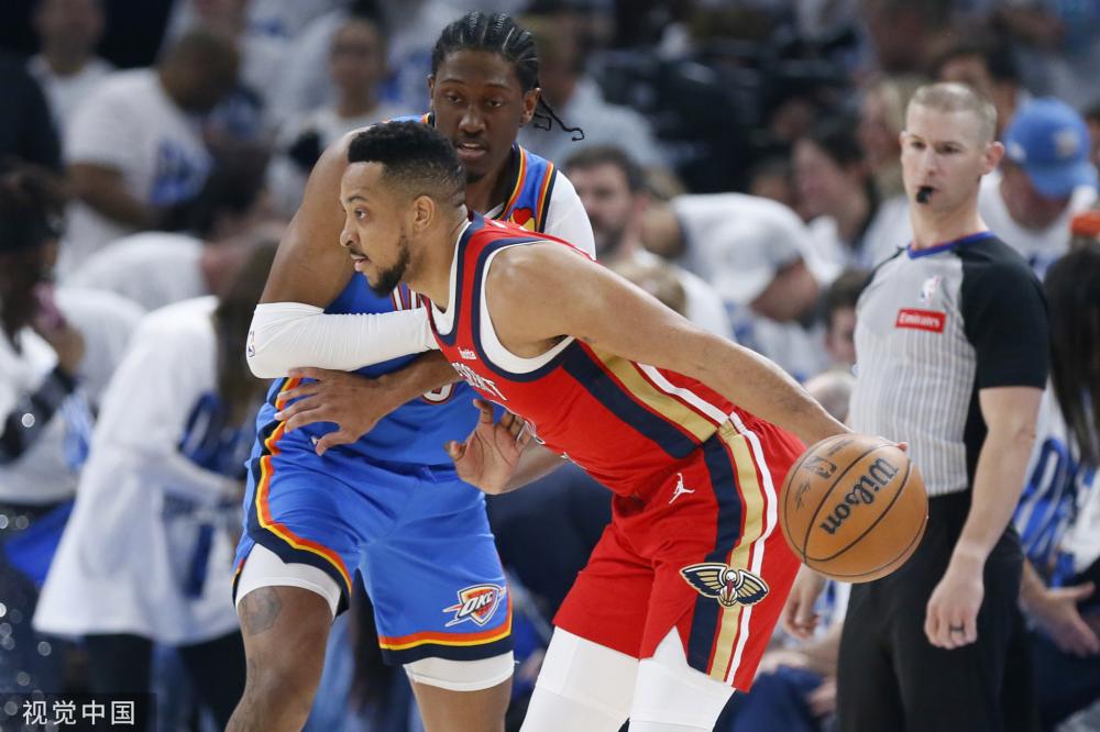 高准翼也能踢中后卫，伊万别玩单后腰，国足还将淘汰4将，双星2选1.